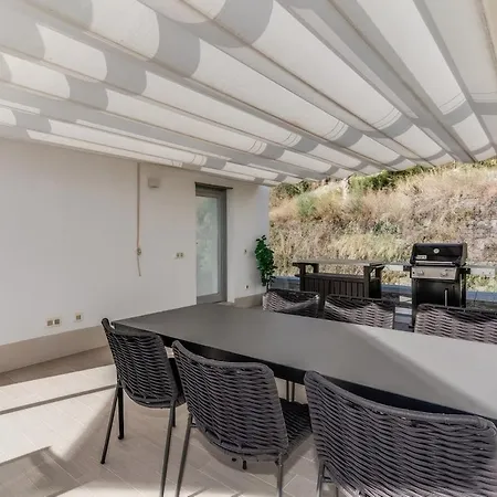 Oceana Townhouse - Cozy 3 Bed Home! *